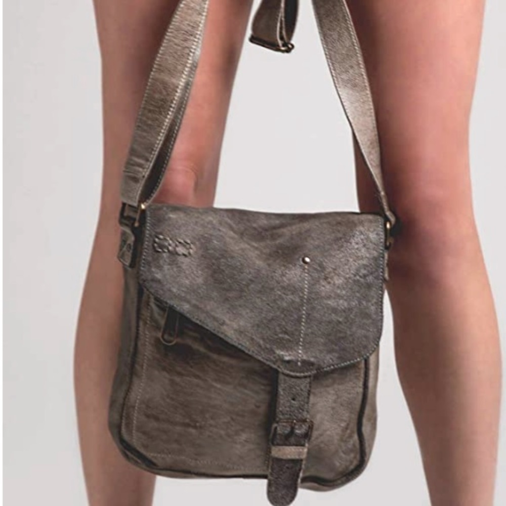Bed Stu
Venice Beach Leather Crossbody Bag